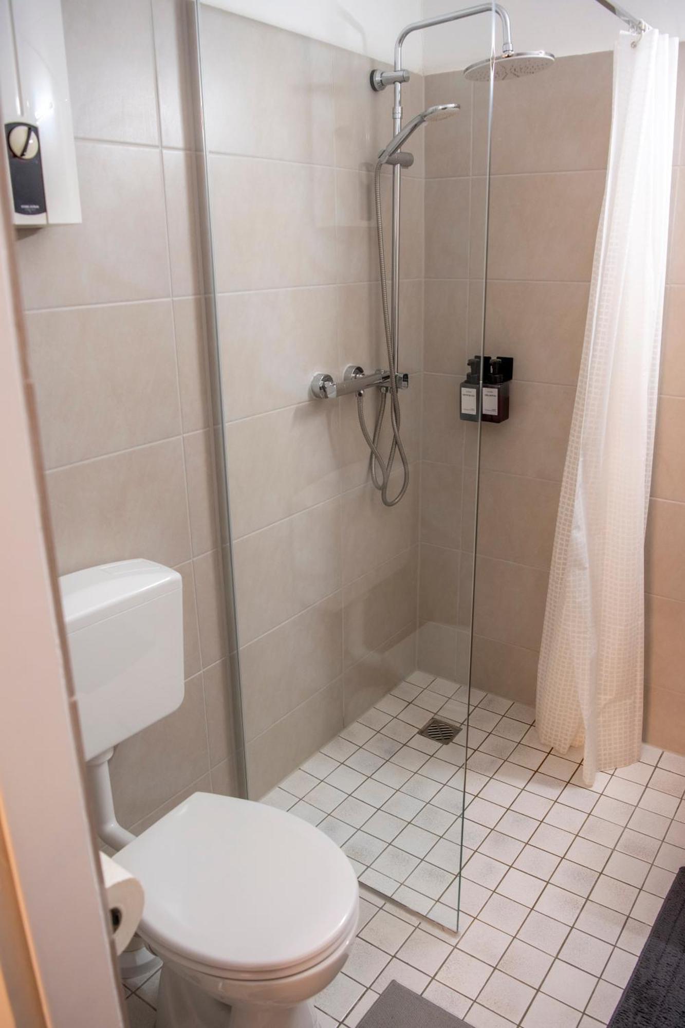 Savon#2 - Innenstadt Netflix-kueche-parking-wlan-kingsizebett-loggia *